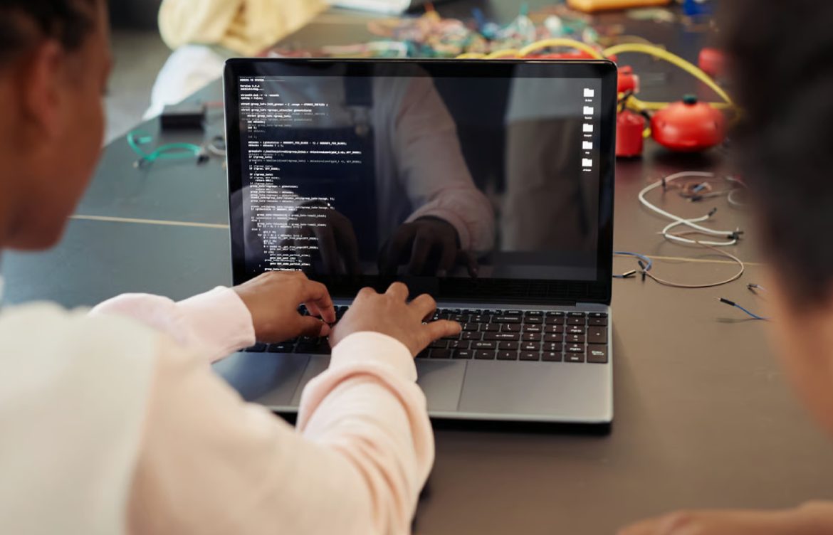 How Coding Helps Kids Develop Problem-Solving Skills